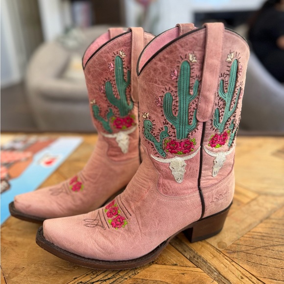 Junk Gypsy Pink Embroidered Western Cowboy Boots - Picture 2 of 6